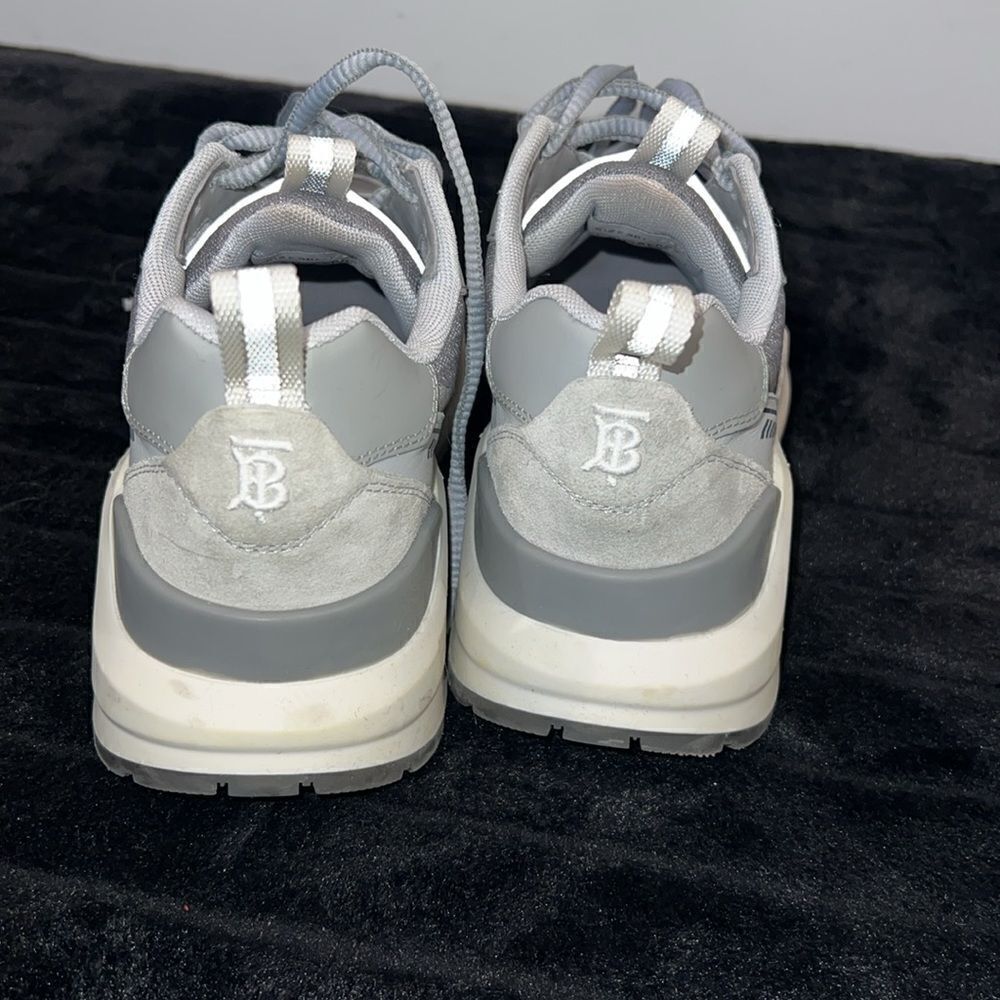 Authentic Burberry Women's Grey Sneakers - Picture 3 of 7